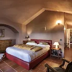 Moglietta Host In Langhe *