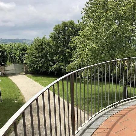 Moglietta Host In Langhe * Albaretto della Torre