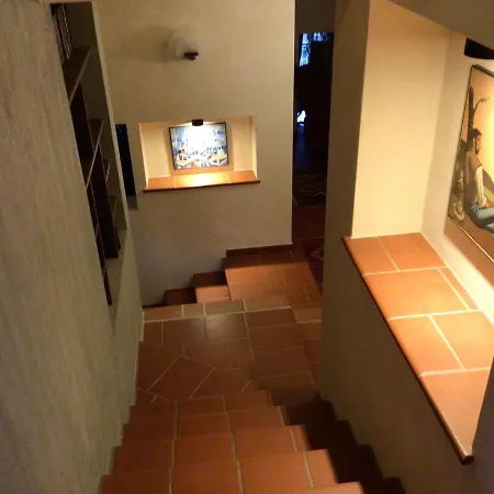 Moglietta Host In Langhe *