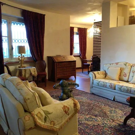 Moglietta Host In Langhe * Albaretto della Torre