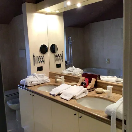 Πανσιόν Moglietta Host In Langhe *