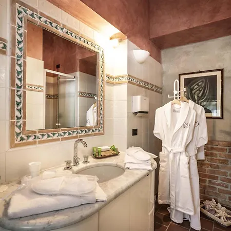 Moglietta Host In Langhe * Albaretto della Torre