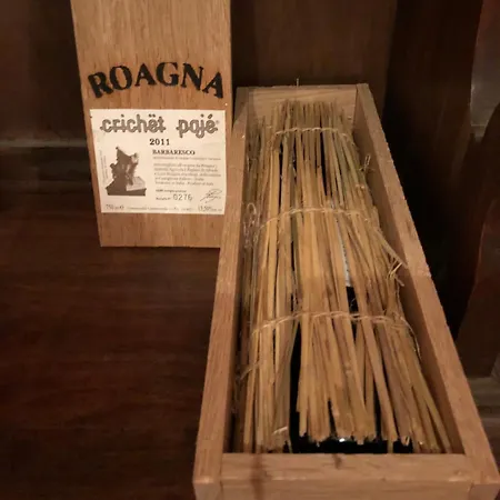 Konukevi Moglietta Host In Langhe *