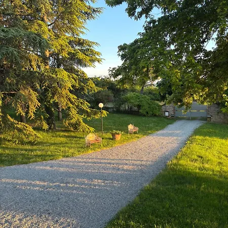 Moglietta Host In Langhe Konukevi